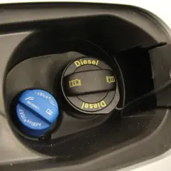 Was ist AdBlue für ein Kraftstoff? So reduziert es Emissionen effektiv