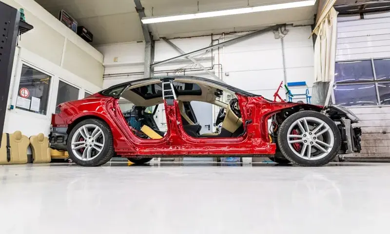 Günstige Karosserie Reparatur: So sparen Sie bei der Fahrzeugreparatur