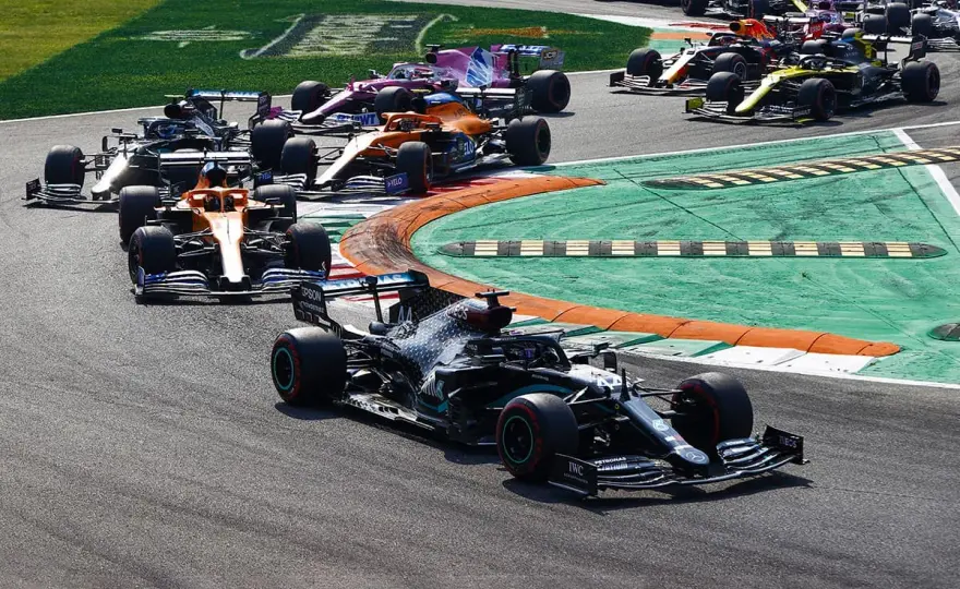 Mit welchem Kraftstoff fahren Formel 1 Autos und wie nachhaltig ist er?
